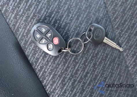 2011 Toyota Sienna Se from USA, damaged, VIN 5TDXK3DC9BS161915